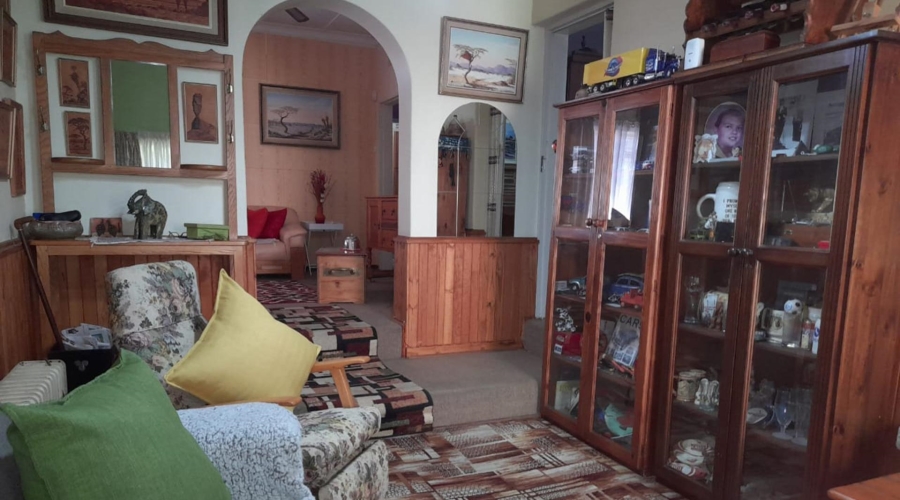 6 Bedroom Property for Sale in Parys Free State